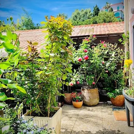 아파트 Renovated - 3 Bedrooms - Ac - Sea View - Sleeps 6