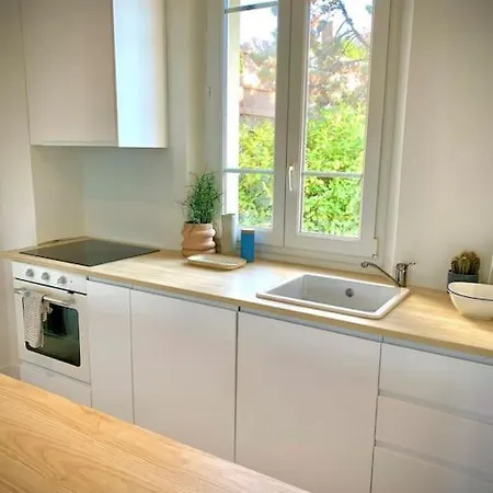아파트 Renovated - 3 Bedrooms - Ac - Sea View - Sleeps 6