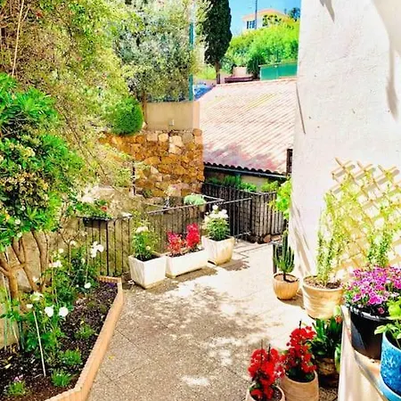 아파트 Renovated - 3 Bedrooms - Ac - Sea View - Sleeps 6