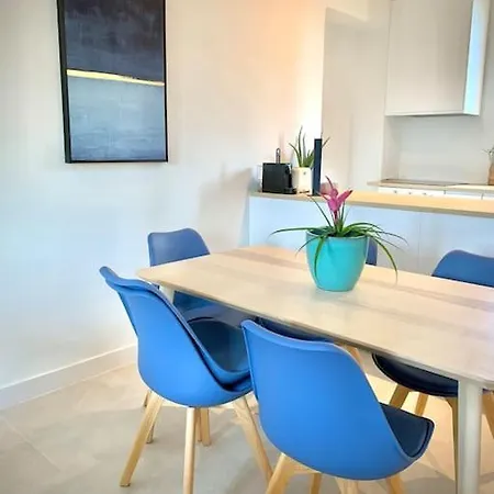 Renovated - 3 Bedrooms - Ac - Sea View - Sleeps 6 아파트 Saint-Raphaël