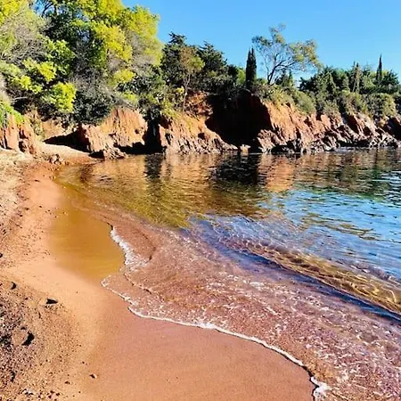 Superbe 6 Couchages - Proche - Climatisation شقة Saint-Raphaël