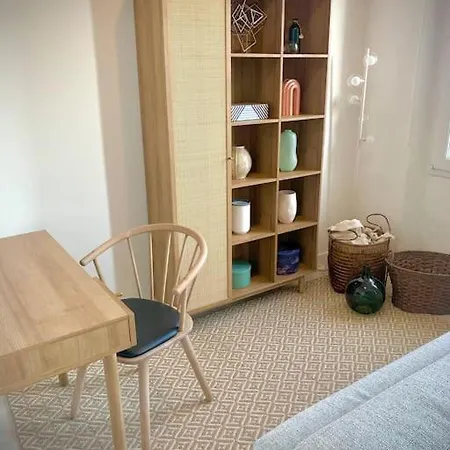 Renovated - 3 Bedrooms - Ac - Sea View - Sleeps 6
