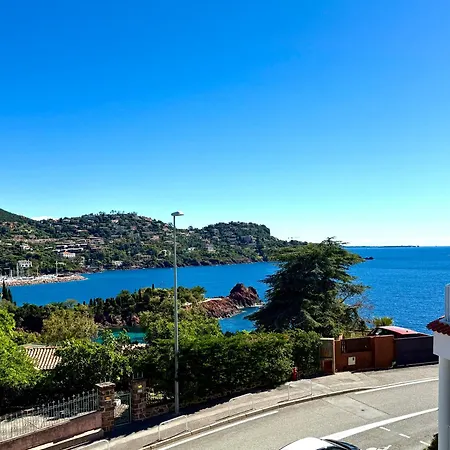 Appartement Renovated - 3 Bedrooms - Ac - Sea View - Sleeps 6 *