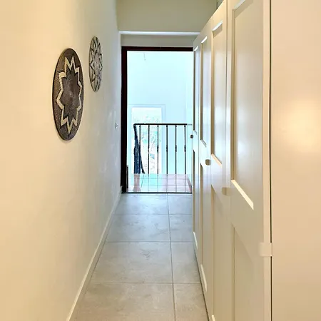 Appartement Renovated - 3 Bedrooms - Ac - Sea View - Sleeps 6 *