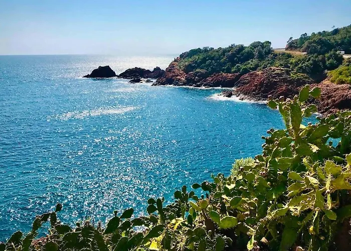 Apartment Superbe 6 Couchages - Proche - Climatisation Saint-Raphael (Var)
